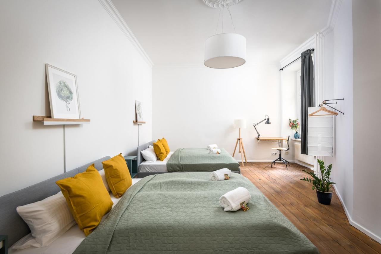 Super Zentral Super Schoener Altbau In Moabit Rostockerstrasse Im Herzen Von Berlin Fuer Bis Zu 6 Personen Esterno foto